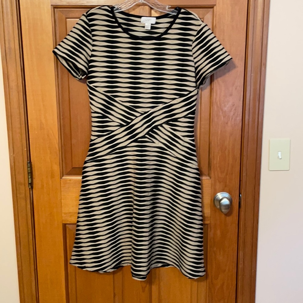 LOFT Geometric Patterned short sleeve Dress